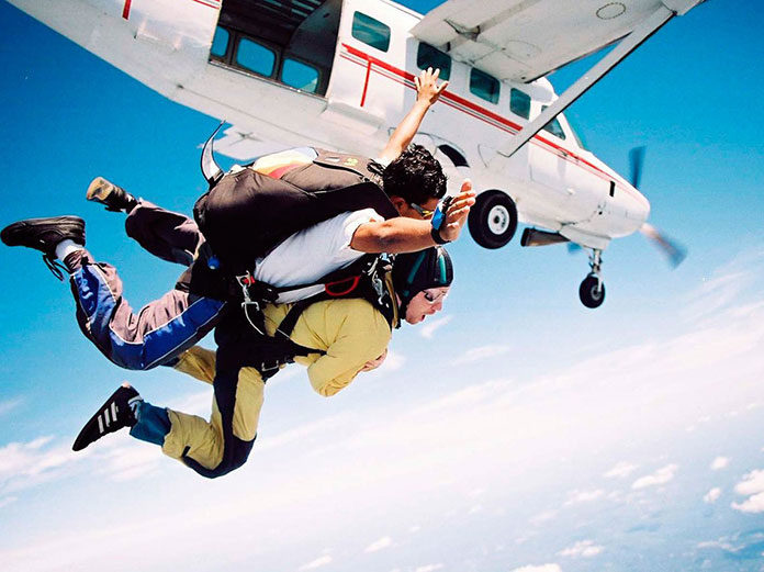 Piękny ryzykowny sport czyli skoki ze spadochronem