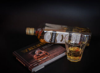 Bourbon a whisky – jak odróżnić od siebie odmiany tego trunku