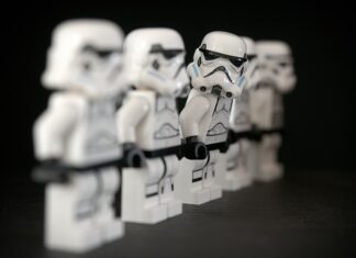 Czy policjant z radarem robi zdjęcia?