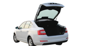 Ile pali Skoda Rapid?