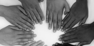 Co się mówi przy dzieleniu się jajkiem?