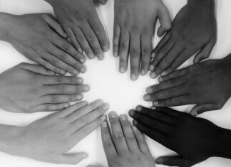 Co się mówi przy dzieleniu się jajkiem?